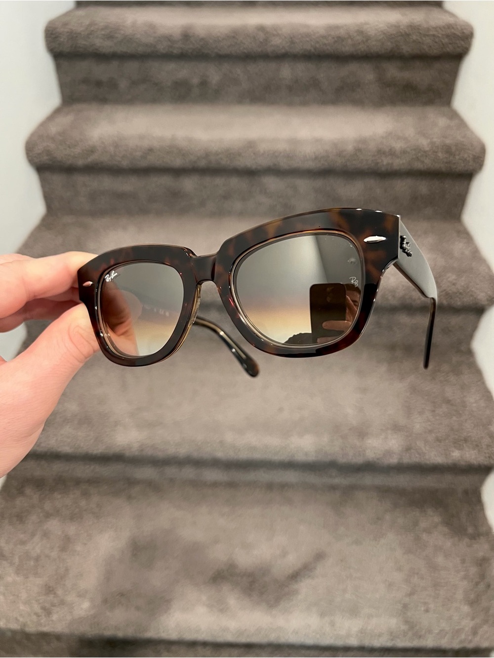 NEW Ray-Ban RB2186 State Street Sunglasses Tortoise With Gradient Brown Lenses